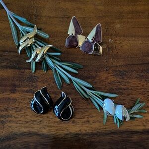 COSTUME, set of four vintage enamel Earrings